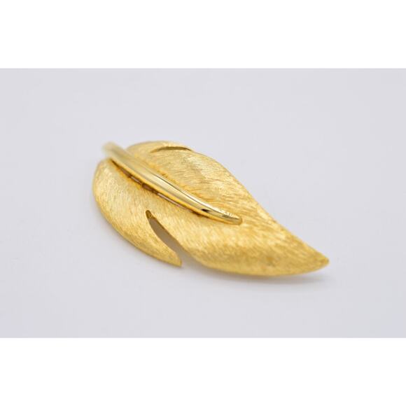 Givenchy Vintage Leaf Pin Brooch Brushed Gold Textured Chunky Signed 1980s Bin8 - Picture 6 of 11